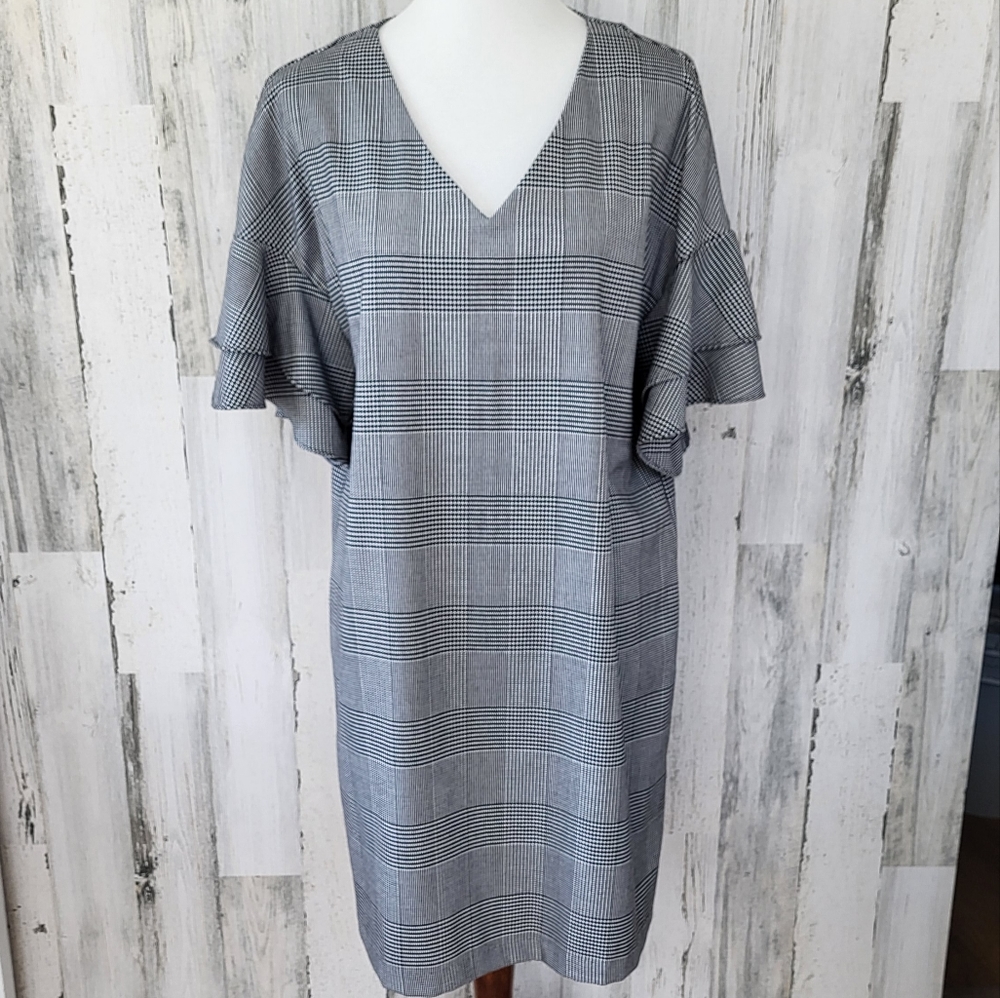 Black & White Houndstooth Dress Short Bell Sleeves